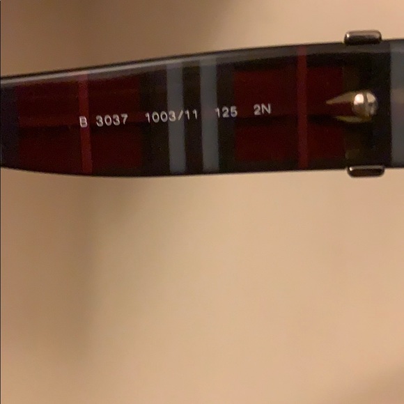 100% authentic BURBERRY sunglasses. - Picture 7 of 8